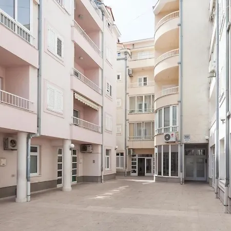 With A Parking Space - 22851 Apartment Makarska
