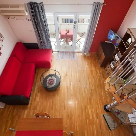 Apartment With A Parking Space - 22851 Makarska